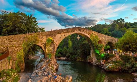 el templo cangas de ons reseas|El Templo in Cangas de Onís